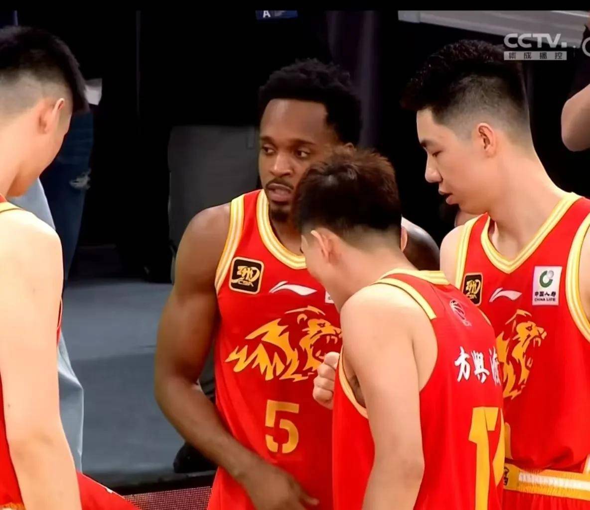 关于广厦队主场失利，积分榜位置受影响的信息