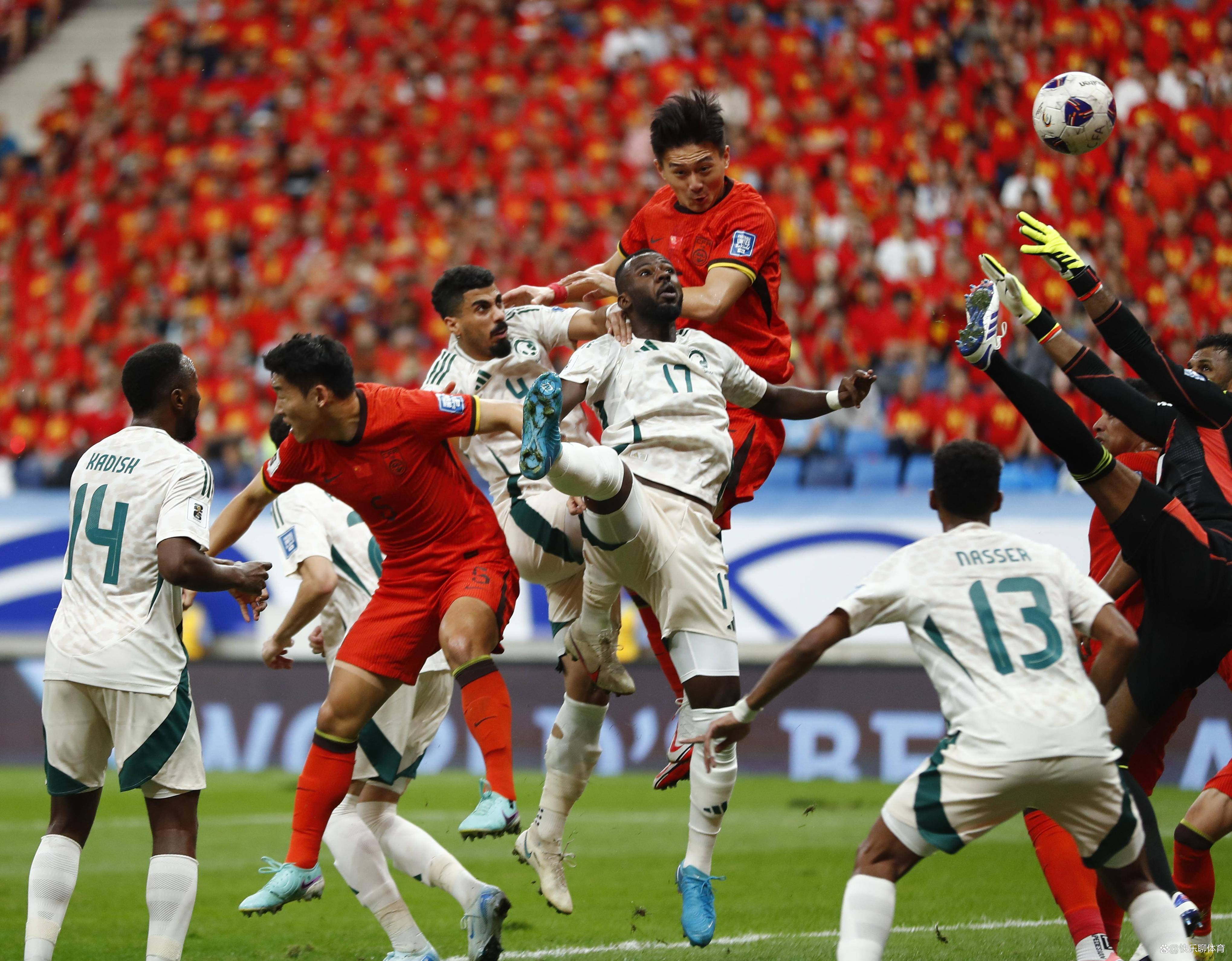 比赛节奏逐渐加快，双方争分夺秒