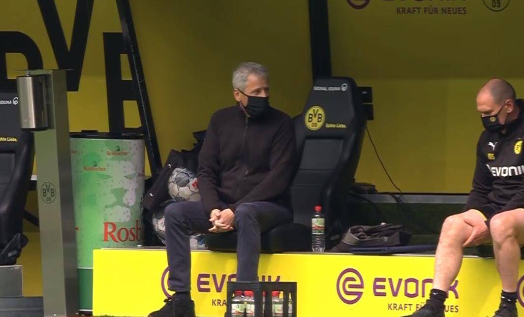 包含沙尔克客场战胜多特蒙德，继续保持强劲势头的词条