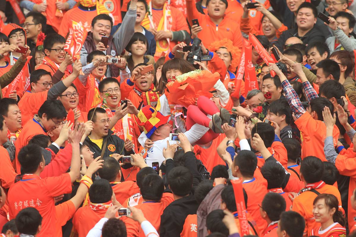 爱游戏官方入口-国足备战热身赛，足球迷期盼球队再度绽放的简单介绍