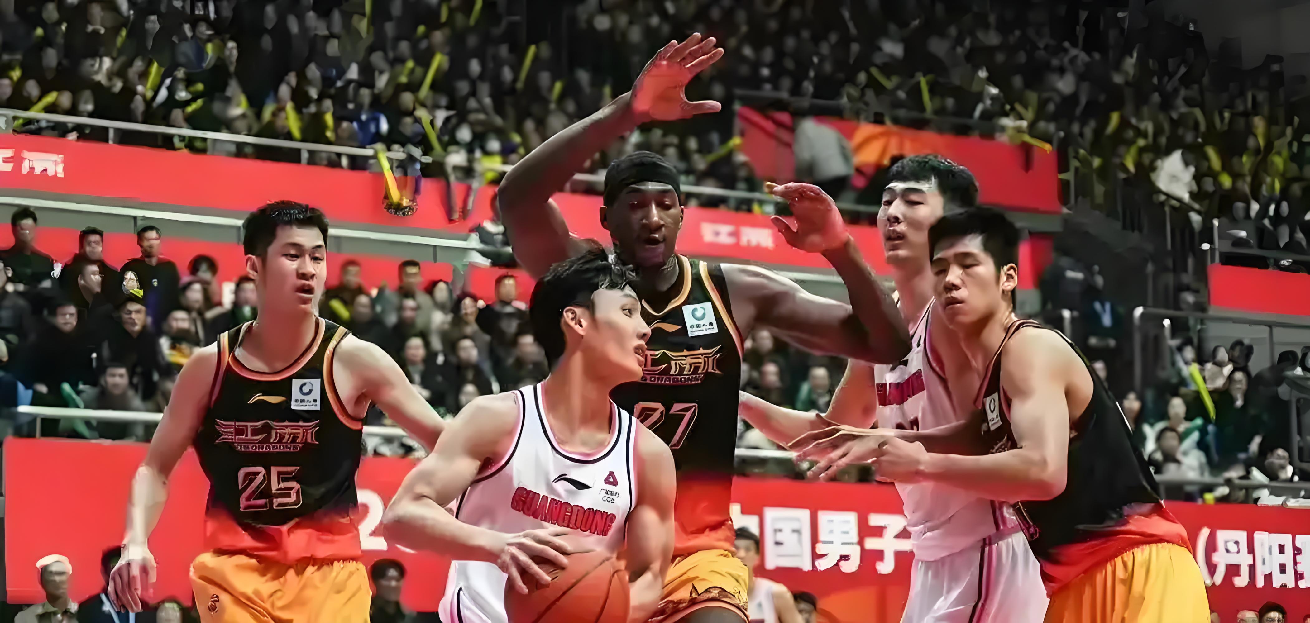 爱游戏入口-江苏男篮全队表现出色，完成大逆转