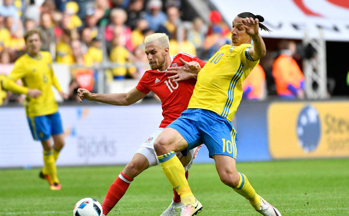 球员在国外赛场上展现出色运动风采 球员在国外赛场上展现出色运动风采