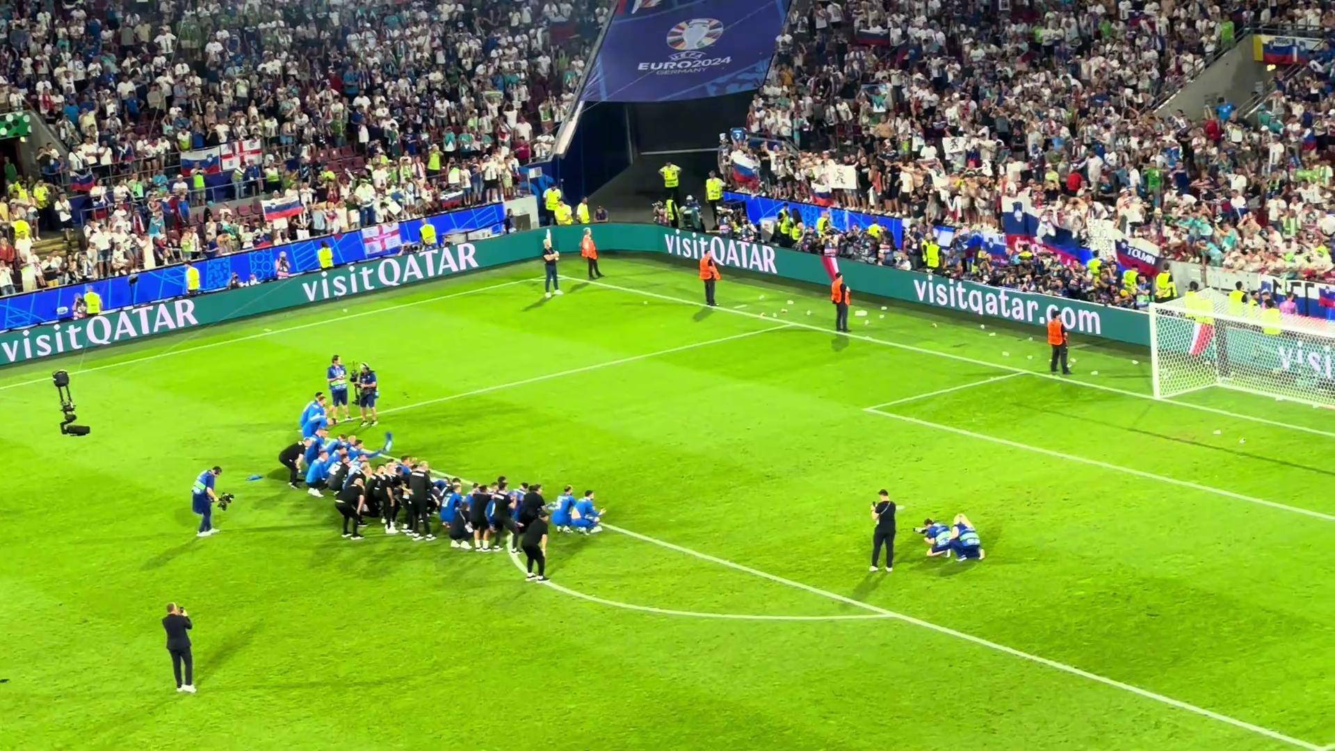 爱游戏app-斯洛文尼亚击败波兰，晋级8强