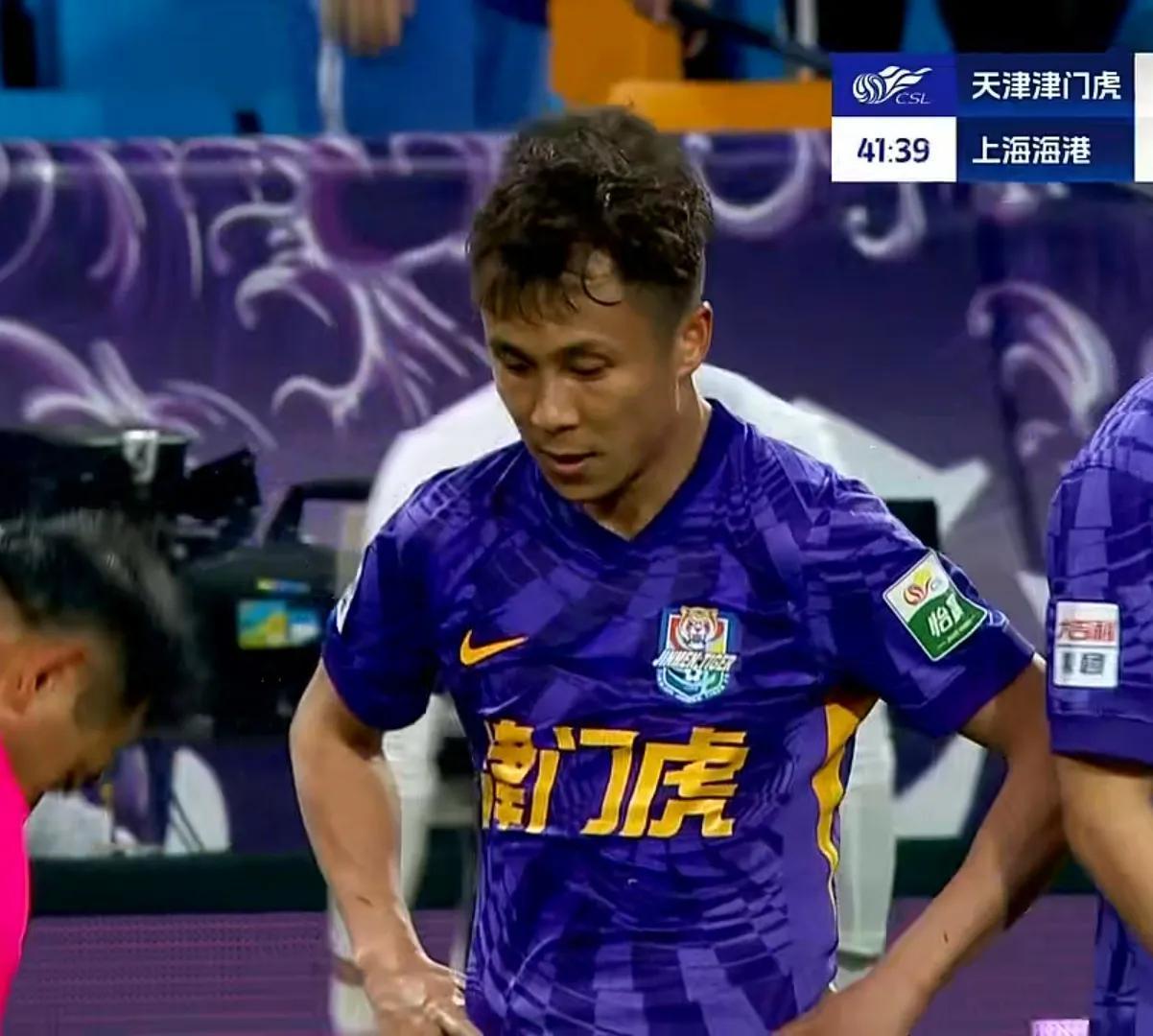 上港主场不敌，教练组急需调整战术的简单介绍