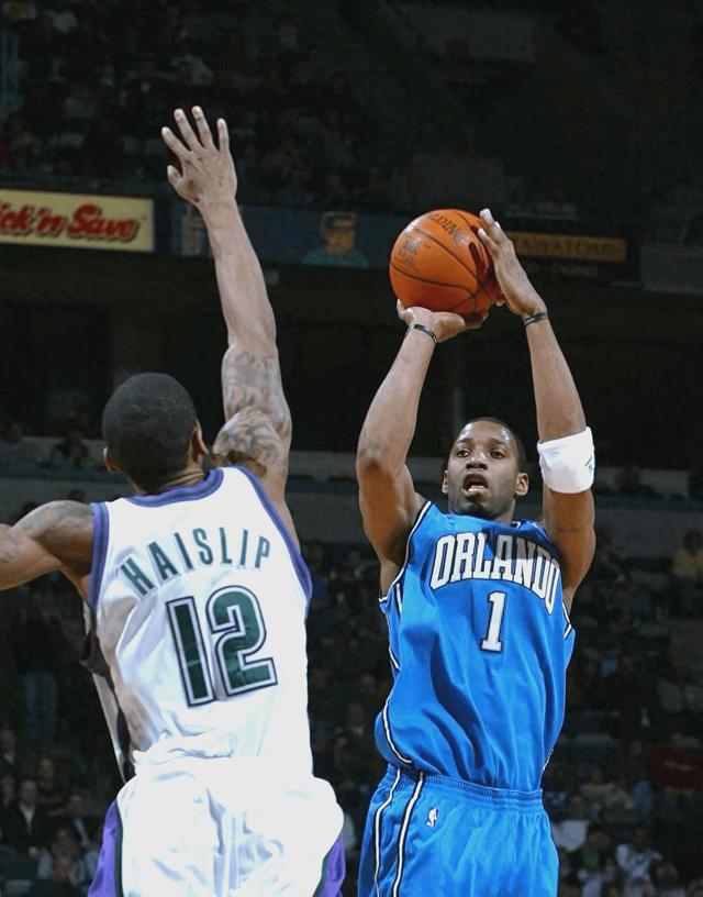 爱游戏官网入口-篮球明星再次在比赛中展现绝技