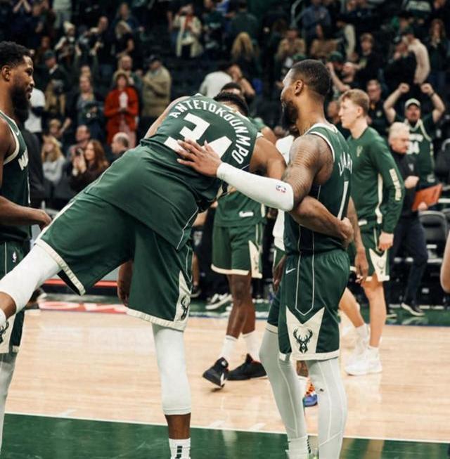 爱游戏入口-雄鹿惜败独行侠，字母哥全场分却难救主失败的简单介绍