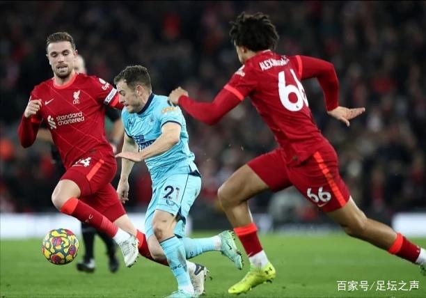 利兹联继续领跑积分榜，保持四连胜的简单介绍