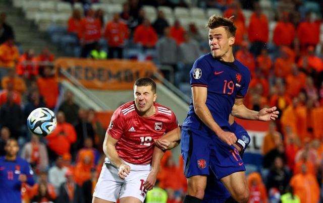 爱游戏中国官网-荷兰队夺冠，跻身欧预赛前列