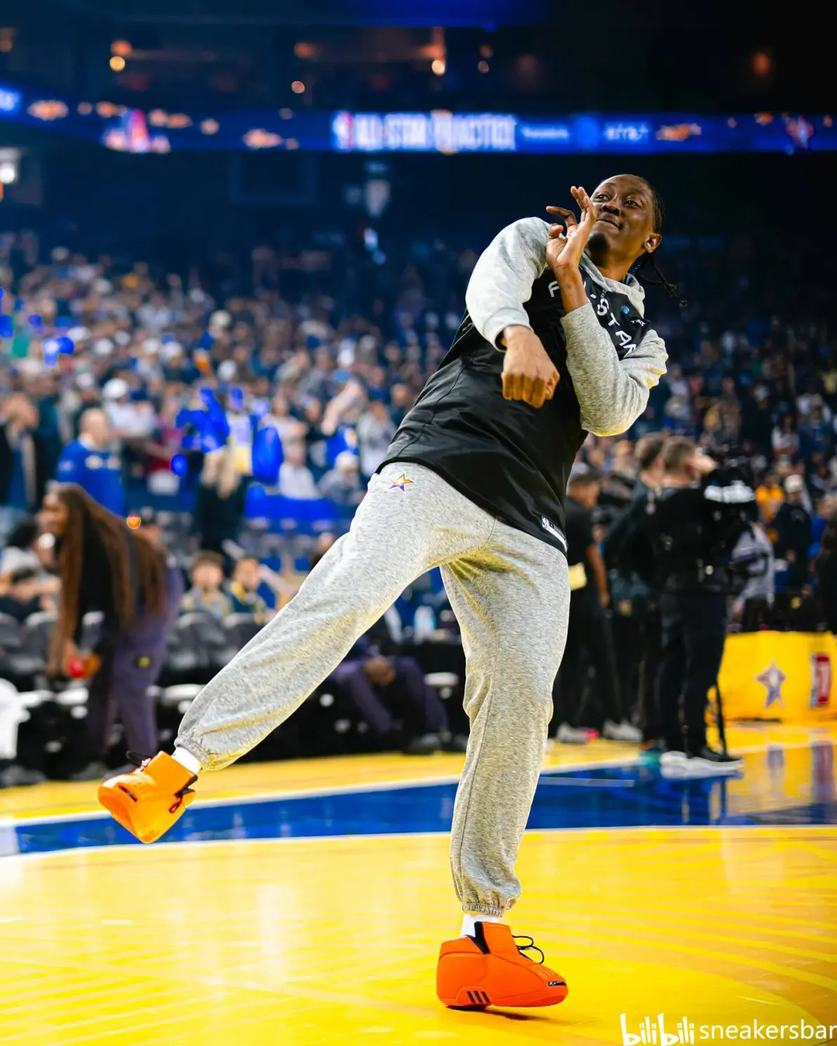 关于球场内外：明星球员的时尚风采的信息