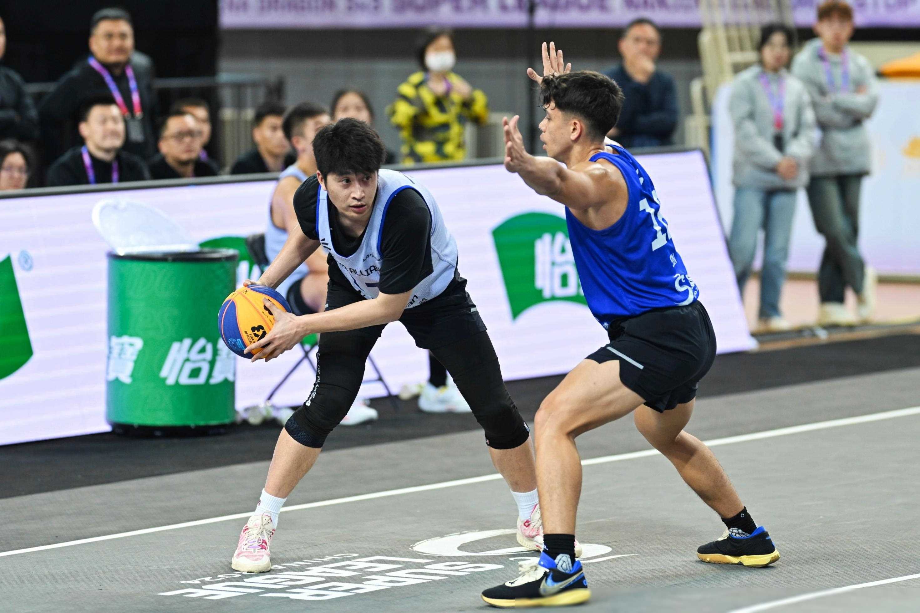 爱游戏官网网页版入口-精彩的篮球比赛展现球员超凡技艺