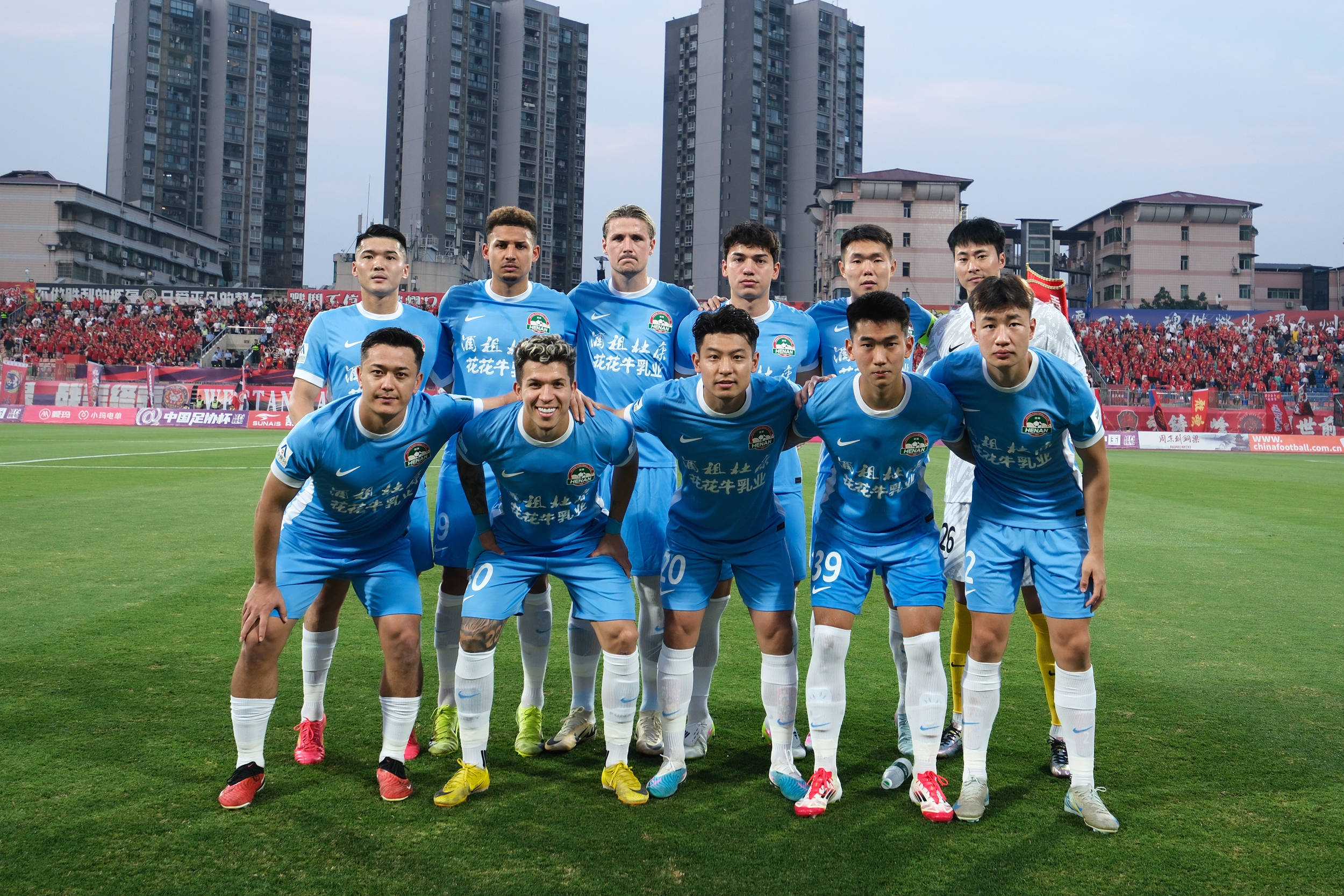 大胜！中超新秀战胜豪门球队，创造历史新纪录